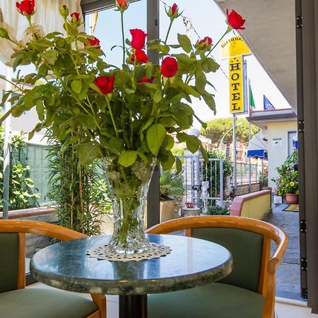 Hotel Fortunella Lido di Camaiore Extérieur photo