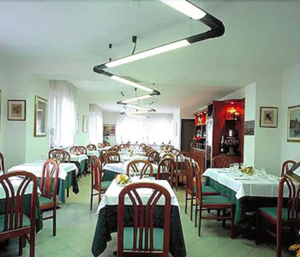 Hotel Fortunella Lido di Camaiore Extérieur photo