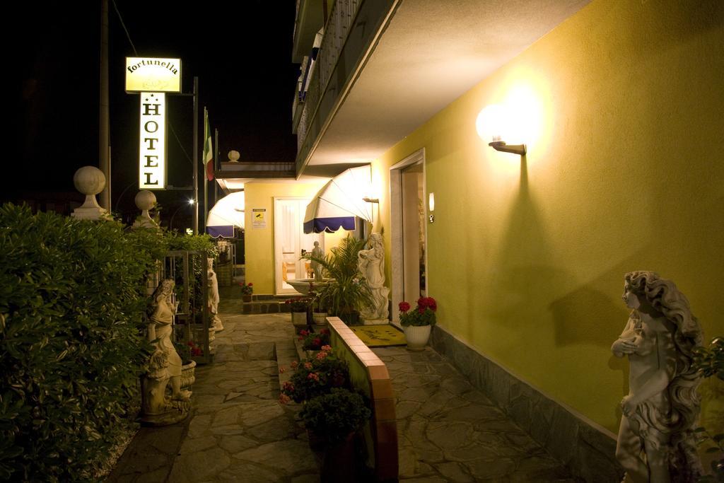 Hotel Fortunella Lido di Camaiore Extérieur photo