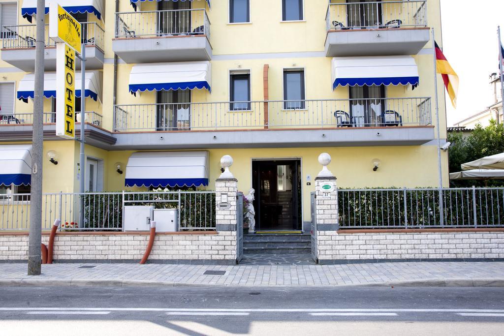Hotel Fortunella Lido di Camaiore Extérieur photo