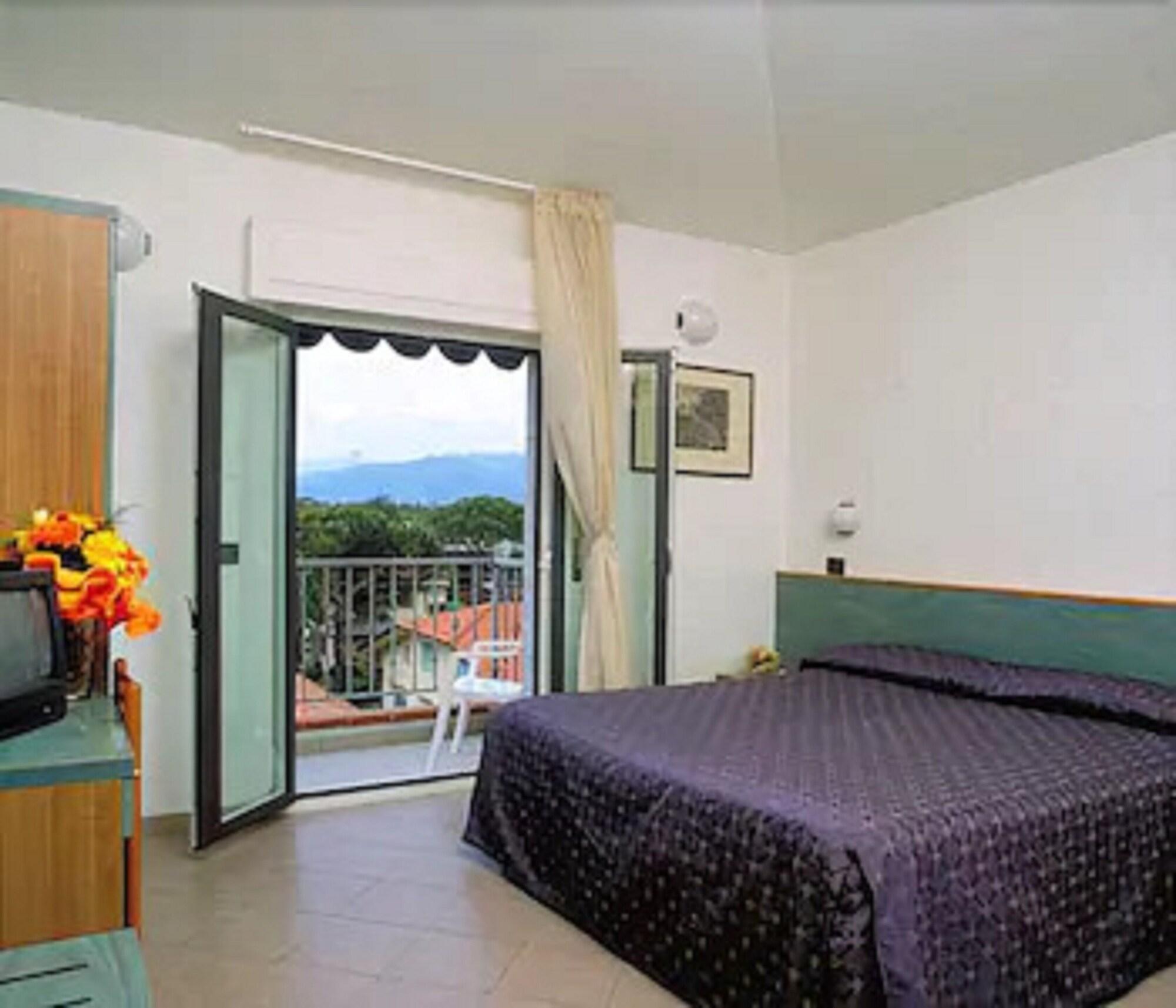 Hotel Fortunella Lido di Camaiore Extérieur photo
