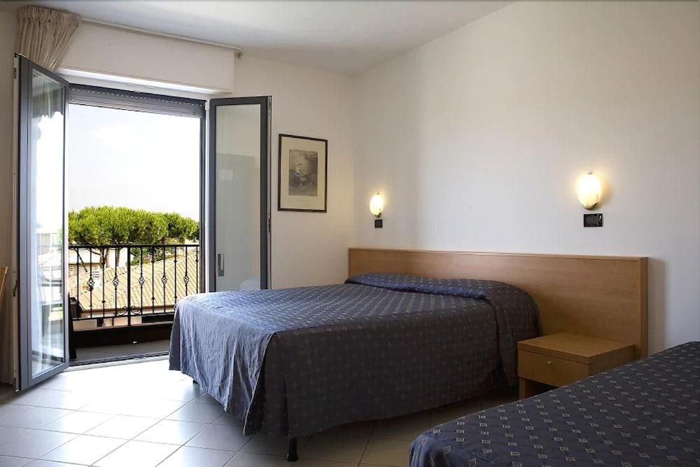 Hotel Fortunella Lido di Camaiore Extérieur photo