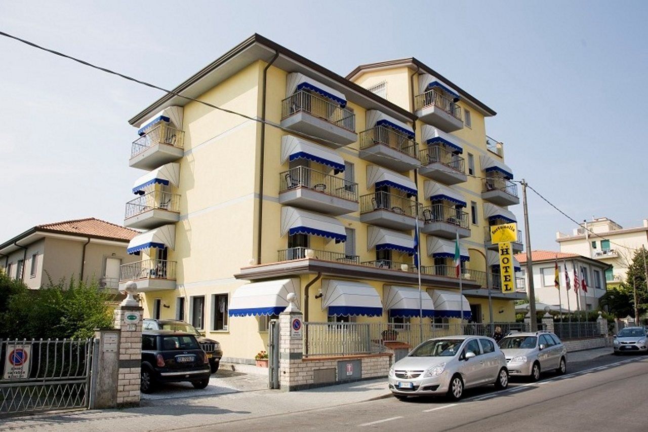 Hotel Fortunella Lido di Camaiore Extérieur photo