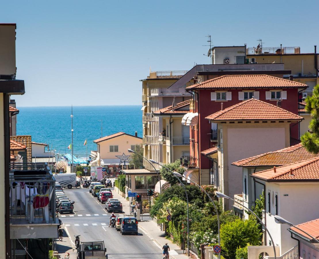 Hotel Fortunella Lido di Camaiore Extérieur photo