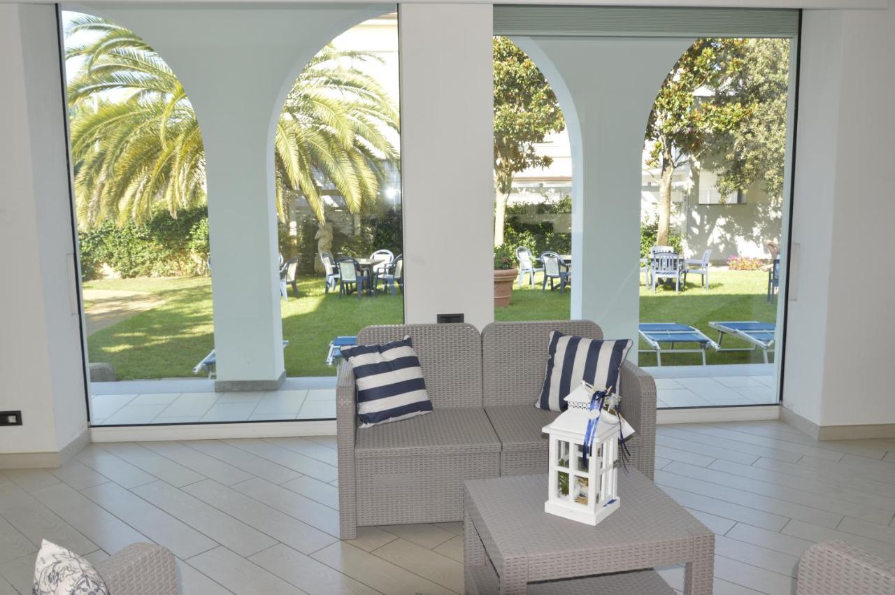 Hotel Fortunella Lido di Camaiore Extérieur photo